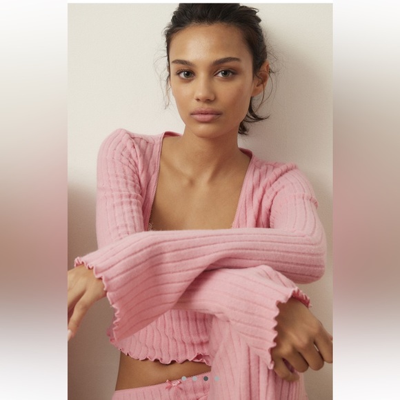 Urban outfitters out from under pink wrap top - Picture 3 of 8